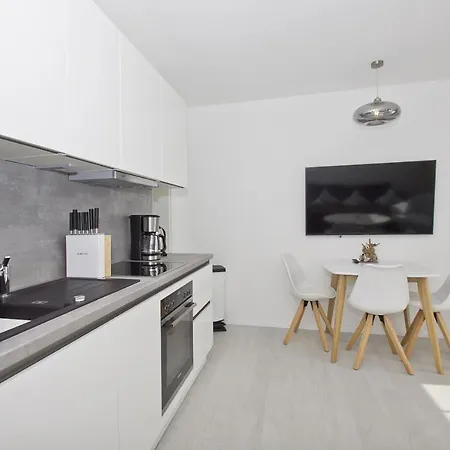 Modernen Mit Eigener Terrasse - Haus Inselwind Meerkueste Apartmán *